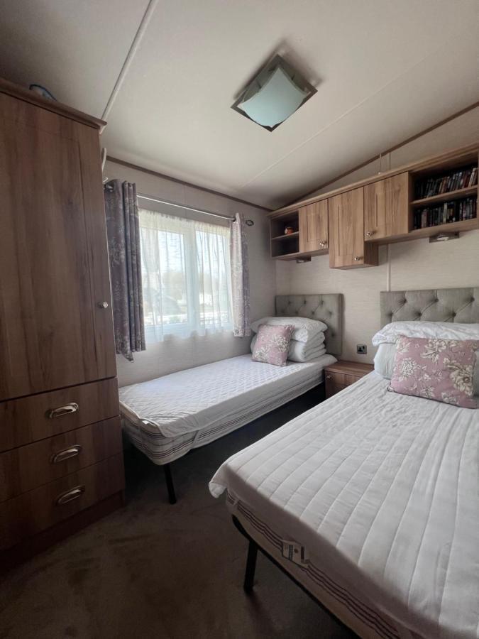 Norfolk Caravan Staycation Pet Friendly Belton with Browston 외부 사진