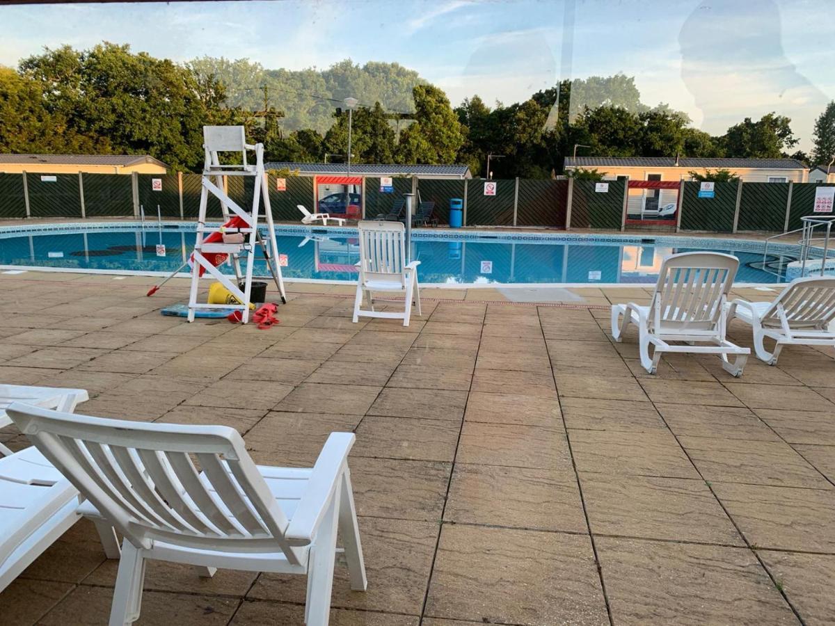 Norfolk Caravan Staycation Pet Friendly Belton with Browston 외부 사진